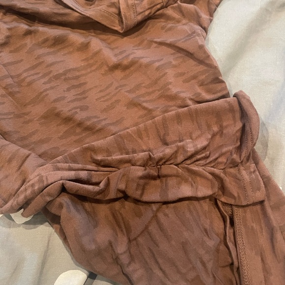 💙Y2K brown tshirt - Picture 2 of 4